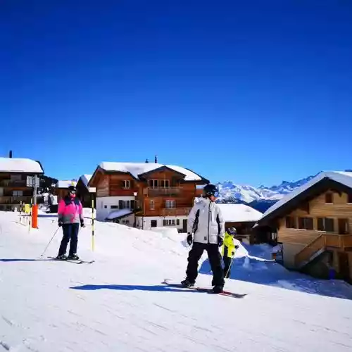 瑞士滑雪胜地新春（夏季全球滑雪胜地排名）-第1张