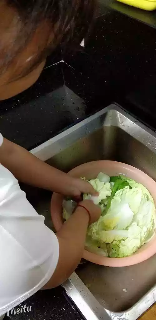 如何清洗白菜（怎么洗白菜）-第1张