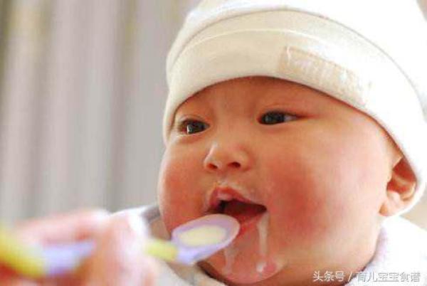 五个月宝宝辅食食谱安排及注意事项（五个月宝宝辅食添加注意事项）-第1张
