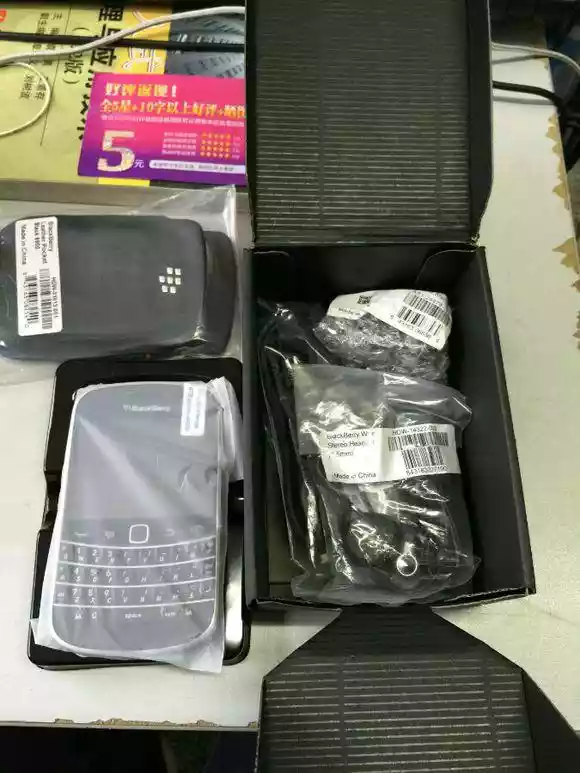 纸牌屋主角同款的黑莓手机开箱（6.99寸的黑莓手机配置表）-第2张