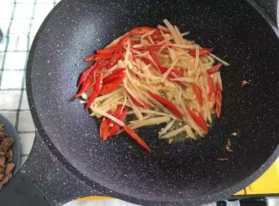 第一次尝试用四川泡菜做泡椒鸡杂（四川泡菜经典做法）-第5张