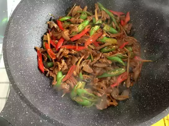 第一次尝试用四川泡菜做泡椒鸡杂（四川泡菜经典做法）-第8张