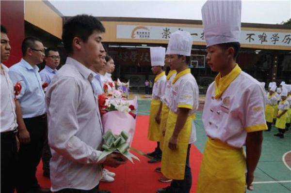重庆新东方烹饪学院成功学子报告会，重庆新东方烹饪学校展示会-第3张