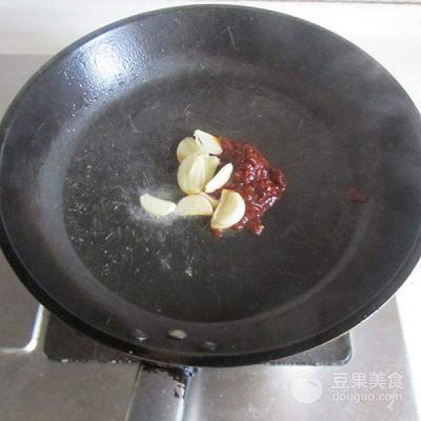 川味土豆炒茄子的做法，土豆烧茄子家常做法简单好吃-第6张