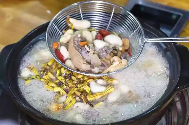 牛鞭鸡子火锅做法简单又好吃（牛鞭鸡肉火锅）-第6张