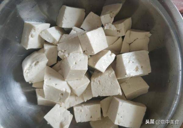 大肠炖豆腐的做法，猪肠炖豆腐怎么做好吃窍门-第2张