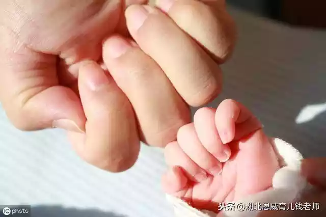 宝宝指甲软是缺钙（17个月宝宝指甲软是缺钙吗）-第2张
