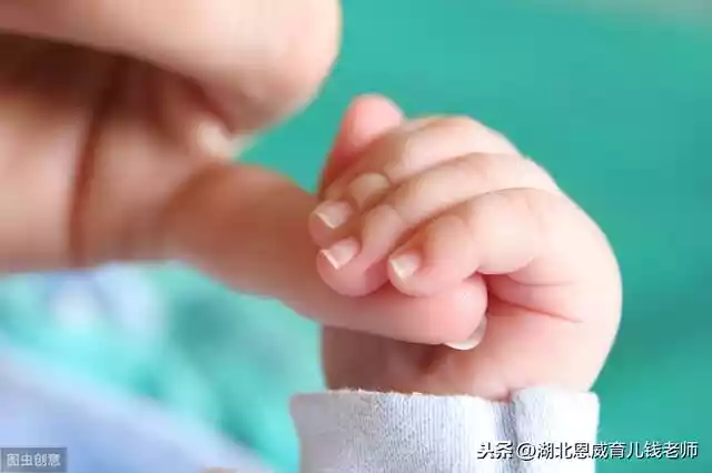 宝宝指甲软是缺钙（17个月宝宝指甲软是缺钙吗）-第1张