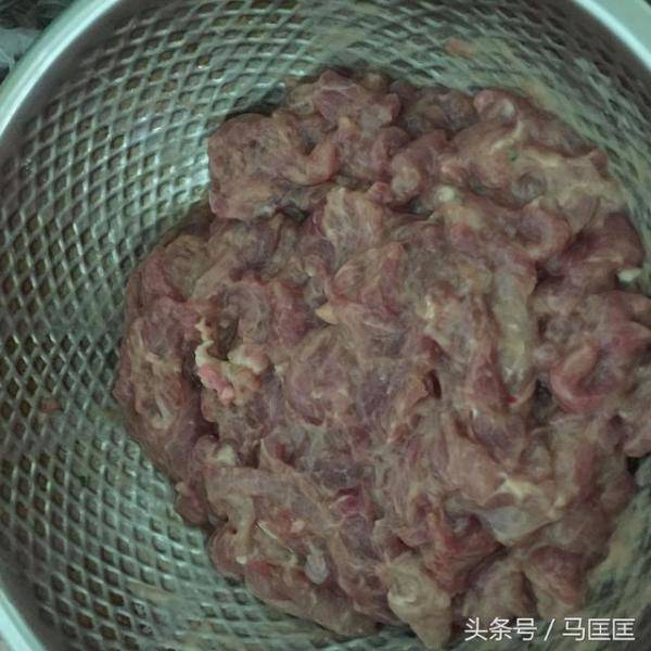 中秋开胃菜家常菜酸姜丝炒肉（秋天中午凉拌菜简单的做法）-第1张