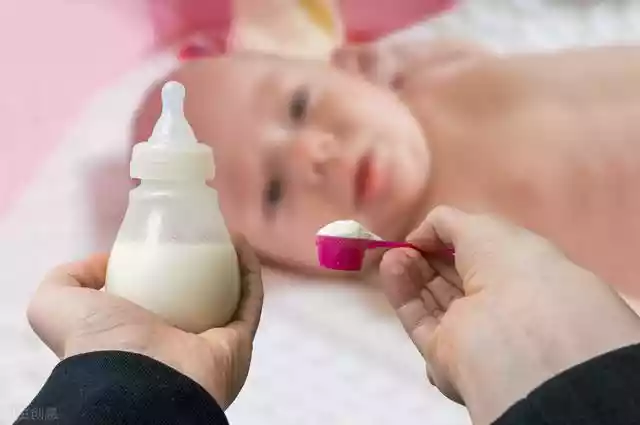 给新生儿换奶粉有利也有弊（婴幼儿奶粉哪种是补血的）-第1张