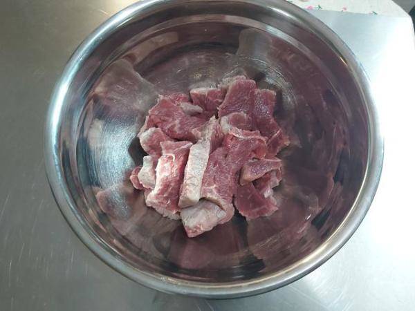 口感细腻软滑的鲜蘑炒牛肉，鲜蘑炒牛肉的家常做法-第4张