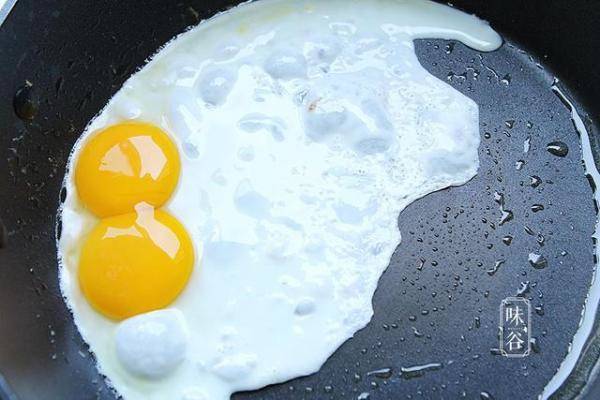 鸡蛋别蒸着吃了，水煮荷包蛋这三种做法太牛-第4张