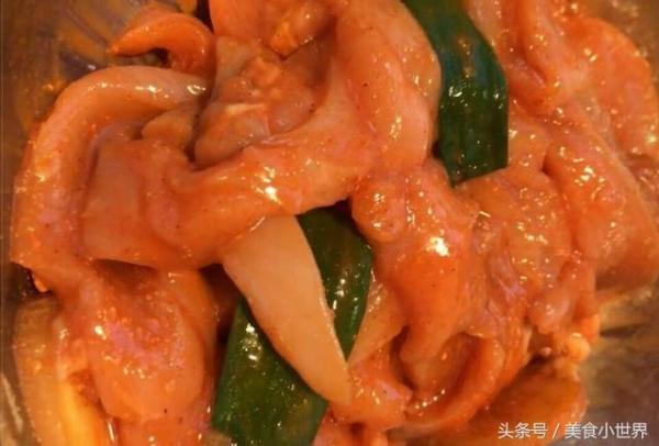 老北京鸡肉卷的纯正做法（制作老北京鸡肉卷）-第8张