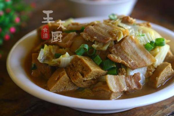 虽然简单但很考验厨艺，怎样做白菜炖冻豆腐最好吃-第2张