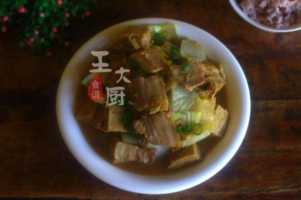 虽然简单但很考验厨艺，怎样做白菜炖冻豆腐最好吃-第1张