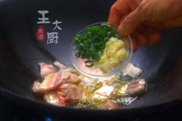 虽然简单但很考验厨艺，怎样做白菜炖冻豆腐最好吃-第8张