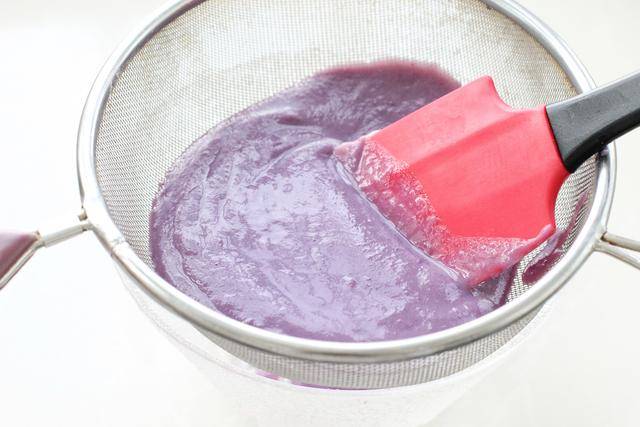 紫薯加牛奶做成高颜值小甜品（简单的紫薯甜点做法）-第8张