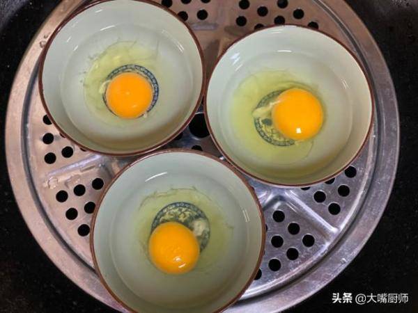 如何煮出圆润光的荷包蛋，怎样能煮出完整的荷包蛋-第5张