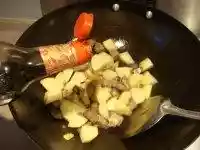咖喱牛肉炖土豆怎么做，牛肉烧咖喱土豆的做法窍门-第7张
