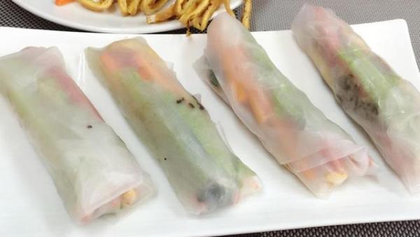 广西北海美食越南卷粉，越南小卷粉是怎么做的-第1张