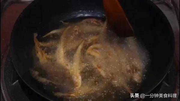 江阴开饭店10年的老板，59岁厨师做正宗烤鱼和香料秘方-第8张