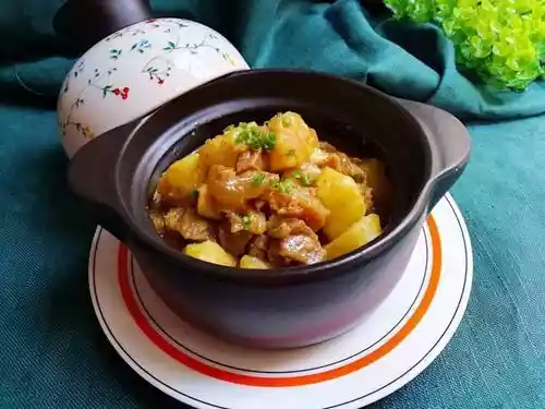 咖喱牛肉炖土豆怎么做，牛肉烧咖喱土豆的做法窍门-第2张