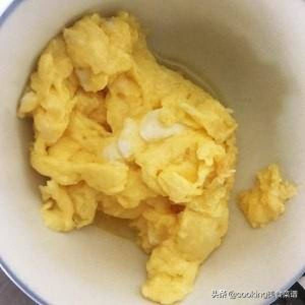 家常鸡蛋菜谱蒜黄炒鸡蛋，蒜黄炒鸡蛋的做法最正宗的做法-第4张