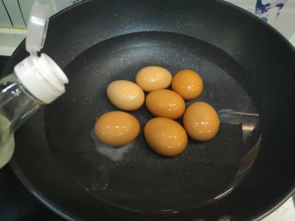 煮鸡蛋时不要用清水煮（怎么煮鸡蛋不会破又好剥）-第6张