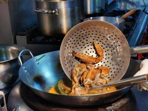 冬阴功汤芒果糯米饭咖喱蟹怎么做，曼谷青蟹煲的做法-第11张