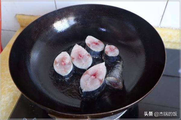 胶东人的家常菜之红烧鲅鱼，红烧鲅鱼的最简单的做法大全-第5张