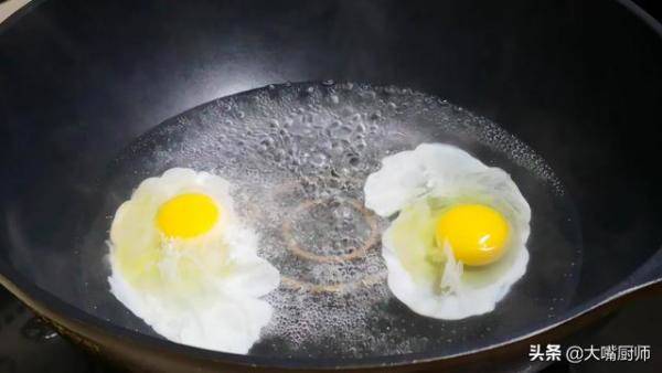 如何煮出圆润光的荷包蛋，怎样能煮出完整的荷包蛋-第2张