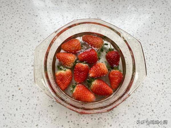 草莓别再煮果酱了，草莓最好吃的10种做法-第10张