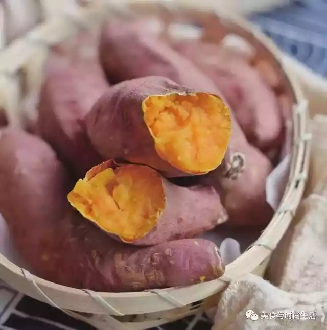想吃红薯了自己在家烤，烤炉烤红薯怎么烤得快又甜-第1张