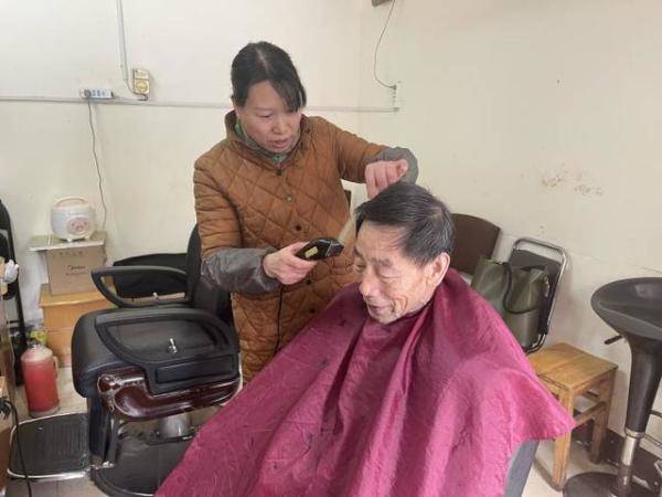 不充卡还能赊账的杭州理发店，长河洗头店-第3张