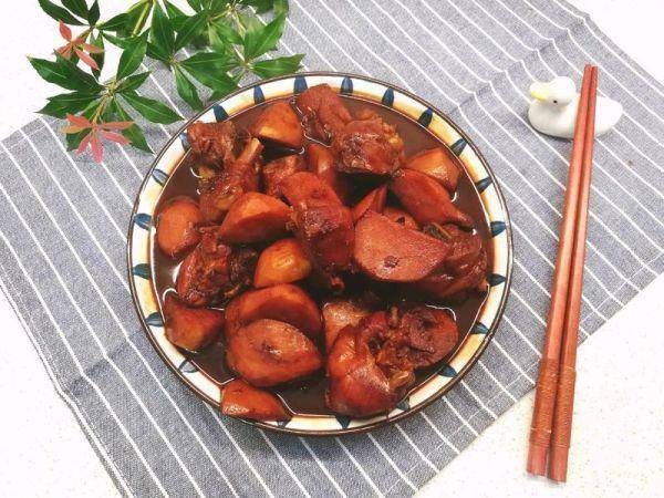 春日时令美味尝鲜，鲜茶树菇炖鸡的做法大全-第1张