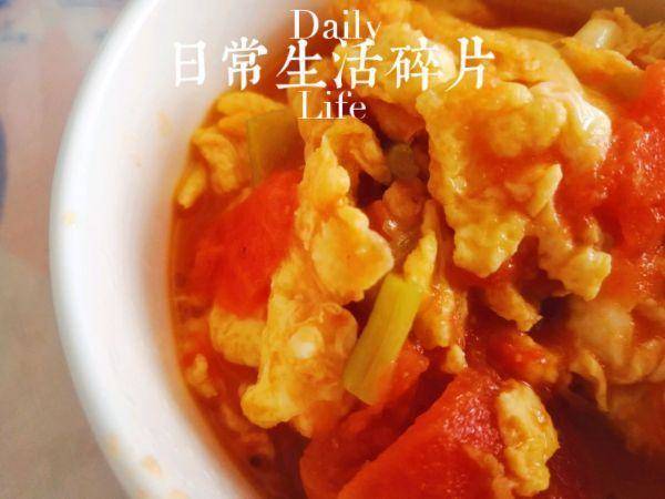 最简单常见的米饭绝配菜，西红柿炒鸡蛋拌米饭好吃-第1张