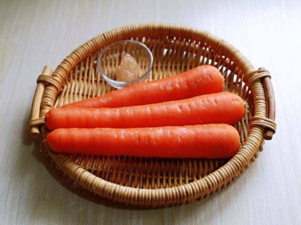 我家孩子冬天不能少的零食，胡萝卜干怎么做嘎嘣脆-第3张