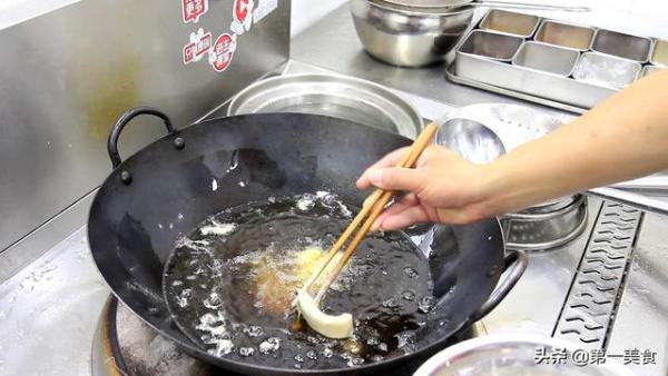 厨师长教你做家常红烧鱼块，红烧鱼块怎么做才能又酥又脆-第9张