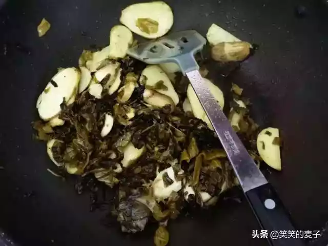 略带苦味的慈菇遇上容易煮破皮的黄颡鱼（黄颡鱼怎么做汤比较白）-第9张