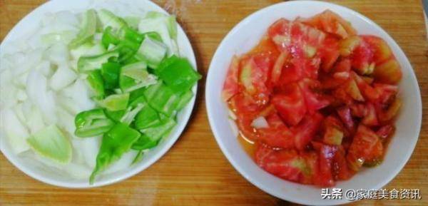 家常鲜肉时令蔬菜西红柿炒面片分享最好吃的做法鲜香味美爽滑筋道，鸡蛋番茄炒面片怎么炒最好吃-第6张