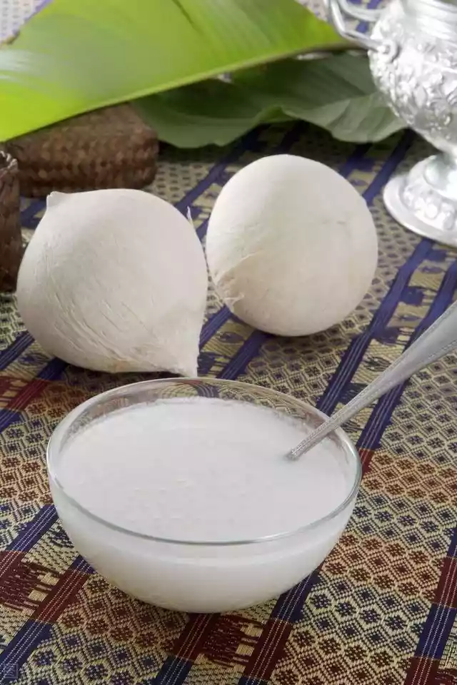 一只简单的椰子（怎么吃椰子的最好方法）-第2张