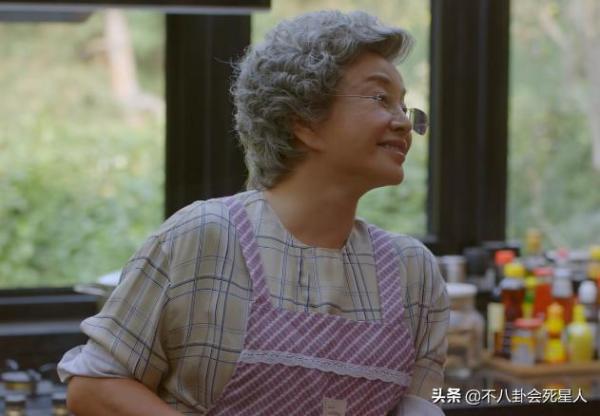 被嘲是丫头教8年后，70岁刘晓庆再次演18岁少女-第11张