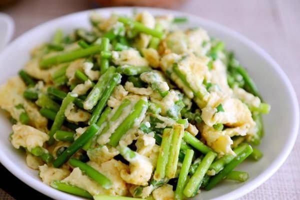 教你家常美味的炒蒜苔的做法，素炒蒜苔简单又好吃-第1张