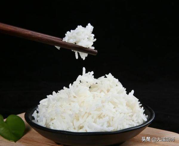只用水蒸不出好米饭，米饭怎样蒸才能让粒粒分开香软-第2张