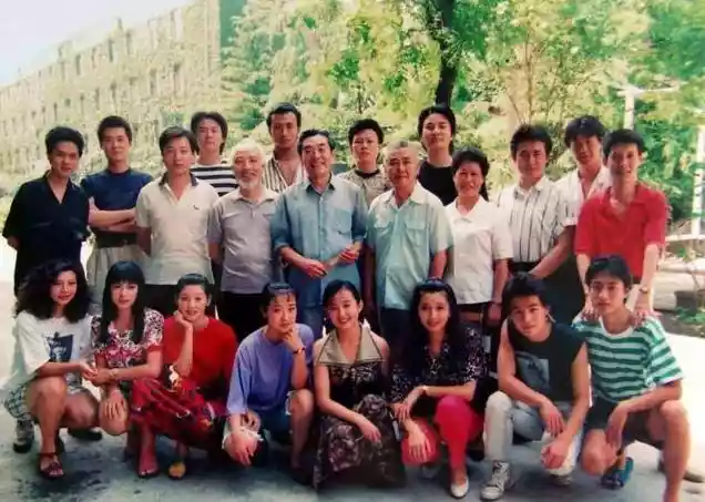 1987年江珊陈小艺（她和江珊徐帆成为了同班同学）-第3张