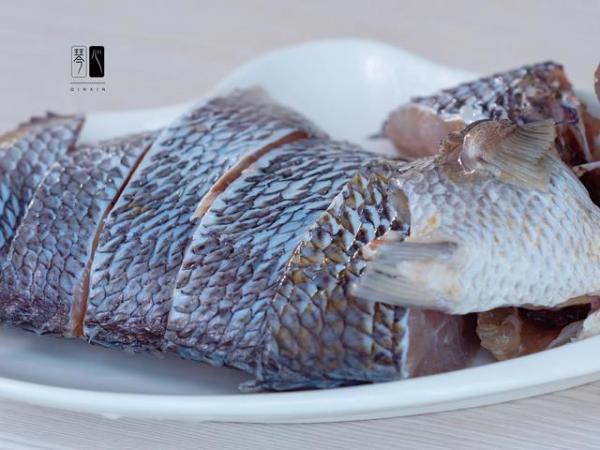 外婆家的下饭砂锅鱼，美食制作砂锅鱼-第10张
