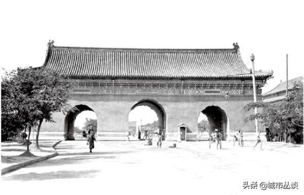 北京天安门广场一带在历史上是什么样的（北京天安门广场是不是最大的）-第6张