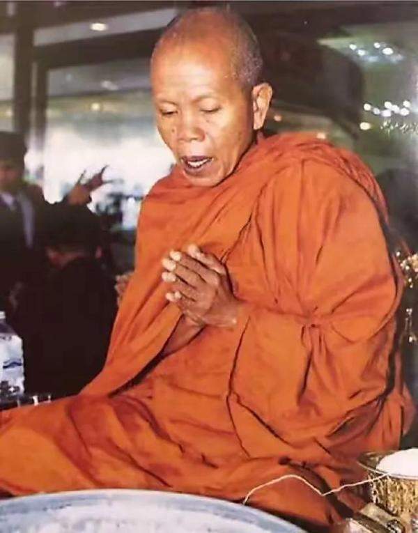 泰国僧人92岁离世，泰国僧人去世-第3张
