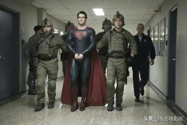 亨利卡维尔宣布不再演超人，超人巨石强森-第8张