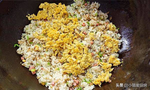 酸爽解腻的泡酸菜和剩米饭一起这么炒，泡酸菜可以做什么-第10张
